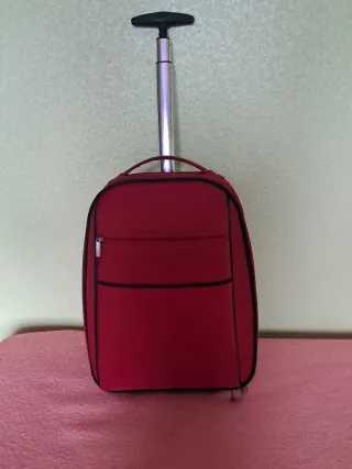Trolley de viaje rojo