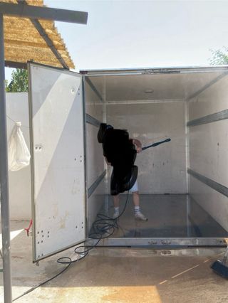 Caja de camion como trastero