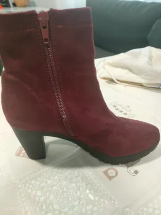 Botines de tacón burdeos