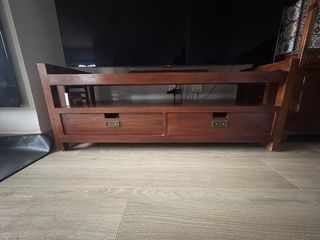 Mueble TV de madera maciza de la tienda Banak