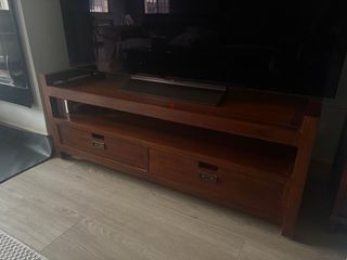 Mueble TV de madera maciza de la tienda Banak