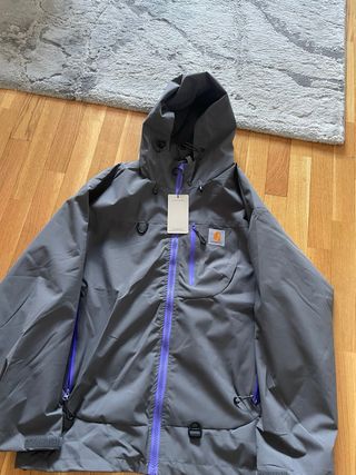 Chaqueta Carhartt Gris y Morado
