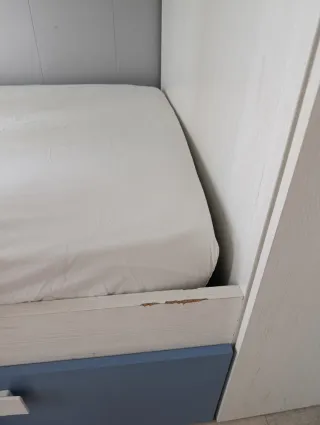 Litera tren dos camas con armario azul y blanco