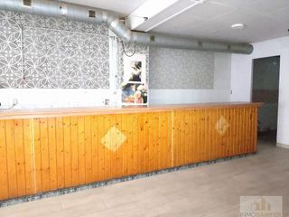 Local comercial en venta en Singuerlín - Can Franquesa - Les Oliveres en Santa Coloma de Gramanet