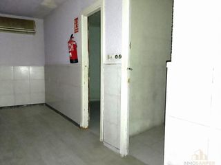 Local comercial en venta en Singuerlín - Can Franquesa - Les Oliveres en Santa Coloma de Gramanet