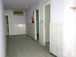 Local comercial en venta en Singuerlín - Can Franquesa - Les Oliveres en Santa Coloma de Gramanet