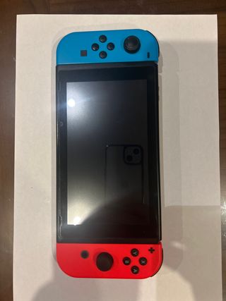 Nintendo Switch Azul y Rojo con funda