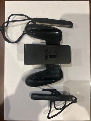 Nintendo Switch Azul y Rojo con funda