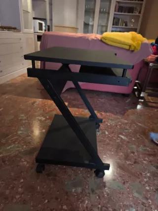 Mueble para ordenador de sobremesa, usado