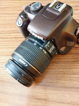 Canon EOS 1100D + funda + memorias