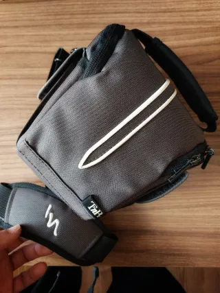 Canon EOS 1100D + funda + memorias