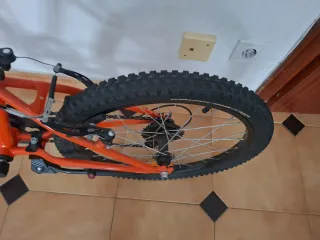 Bicicleta infantil naranja
