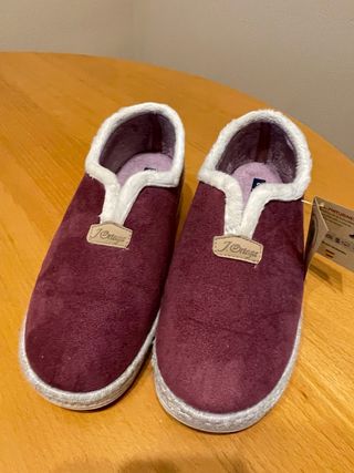 Zapatillas J. Ortega Moradas Talla 40