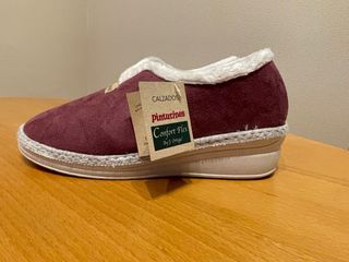 Zapatillas J. Ortega Moradas Talla 40