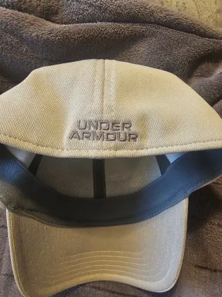 Gorra Under Armour beige,marrón, Nueva
