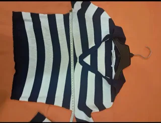 Polo Bershka rayas azul y blanco