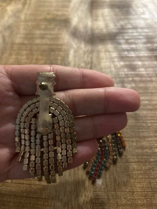 Pendientes largos pedrería multicolor