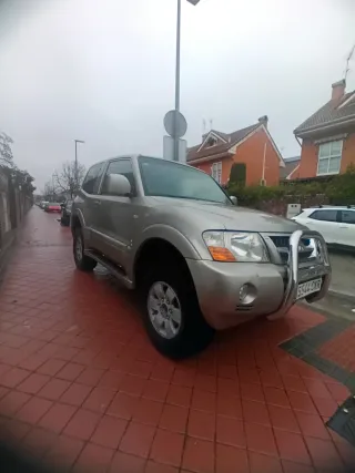 Mitsubishi Montero 2003