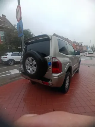 Mitsubishi Montero 2003