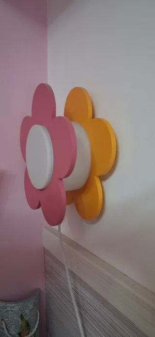 Lámpara infantil flores y mariposas