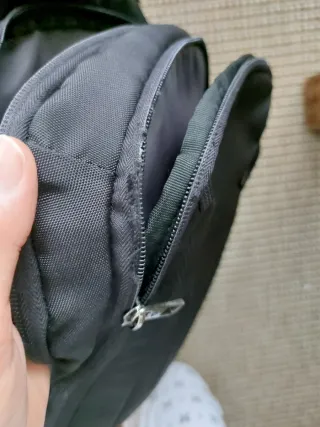 Mochila Samsonite Negra con detalles rojos