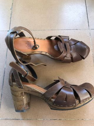 Zapatos de tacón Vialis marrones