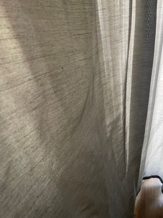 Cortinas grises oscuras de tela