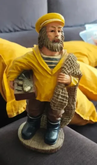 Figura Marinero con Peces y Red