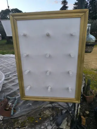 Soporte para donuts dorado