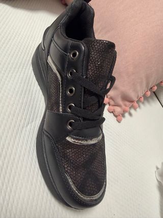 Zapatillas plataforma negras y plateadas