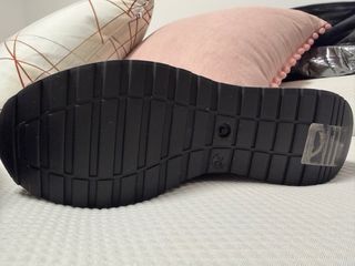 Zapatillas plataforma negras y plateadas