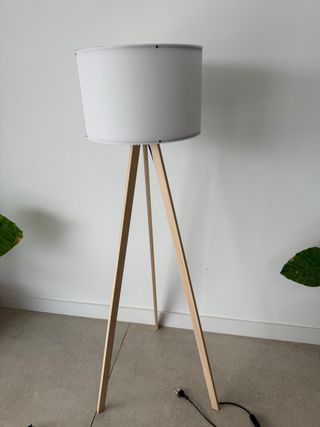 Lámpara Trípode Madera y Tela