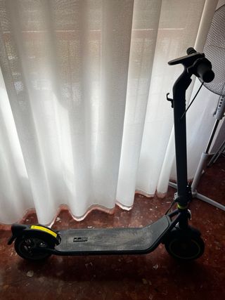 Patinete Eléctrico Negro y Verde