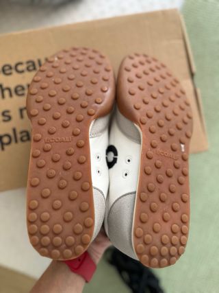 Zapatillas Ecoalf grises y blancas