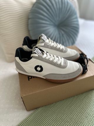 Zapatillas Ecoalf grises y blancas