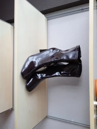 Botines charol mujer talla 40 muy cómodos.