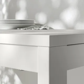Mesa extensible Ikea blanca.
