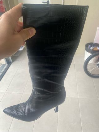 Botas altas negras efecto piel