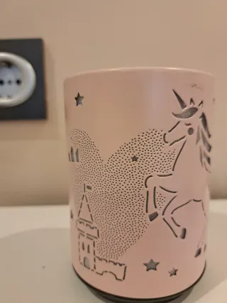 Lamparita infantil rosa con estrellas