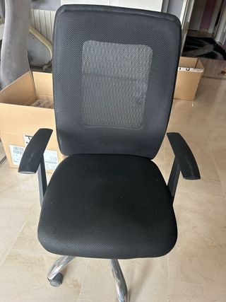 Silla de oficina negra