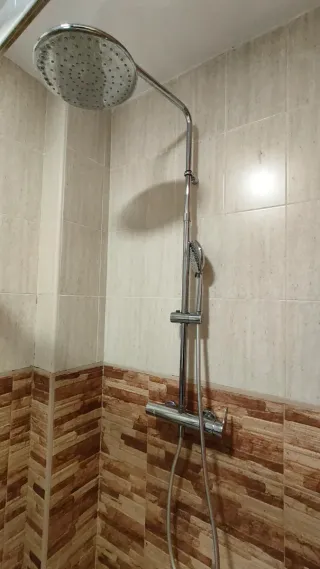 Se vende sanitarios con latiguillo y grifería. Wc