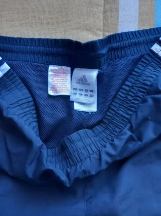 Pantalón Chándal Adidas Talla XL (15/16 años)