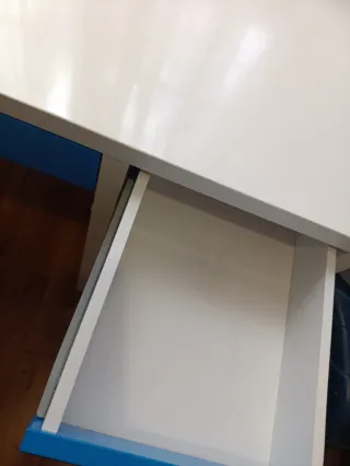 Escritorio Ikea Blanco y Azul