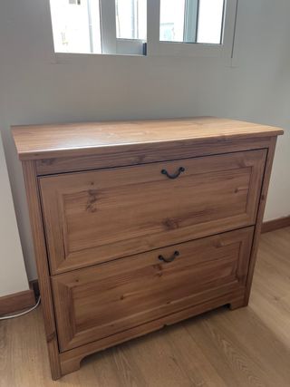 Cajonera de madera para habitación