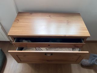 Cajonera de madera para habitación