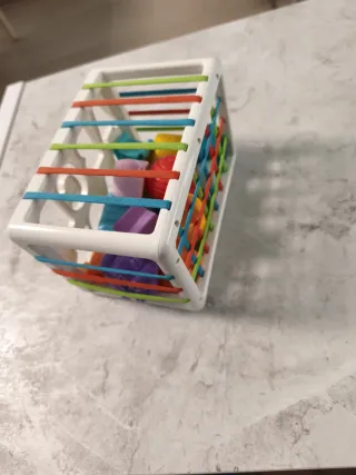 Libro primeras canciones + Cubo sensorial