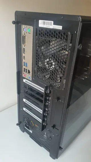 PC Gaming i7-7700K SSD Samsung (sin GPU/RAM)