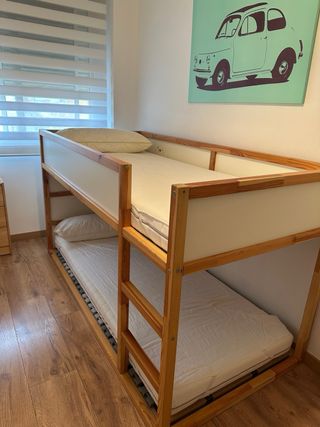 Litera IKEA madera y blanco