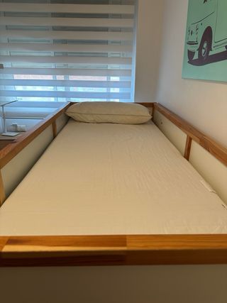 Litera IKEA madera y blanco