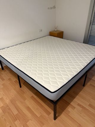 Cama 2x2 con colchón y somier metálico